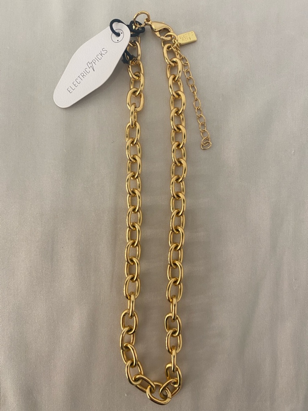 NEW Electric Picks Jewelry Oval Link Necklace Gold Tone